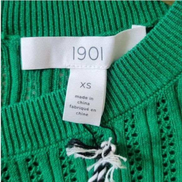 🎄1901 Button Back Pointelle Sweater - Picture 5 of 6